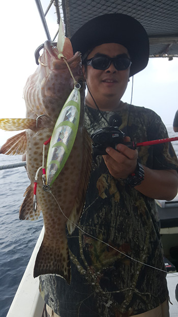Fishing groupers, managing the fight, how to fish groupers, fishing grouper tips, tips for grouper fishing, fishing groupers with soft baits, fishing groupers on lures, the angler magazine
